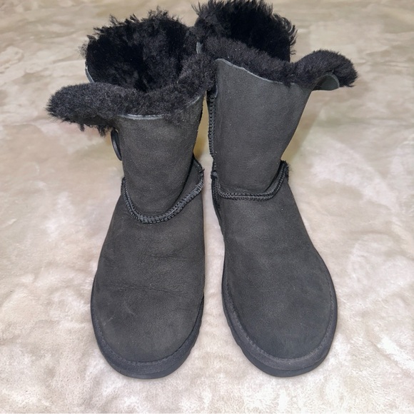 UGG Australia Black Suede Leather Bailey Button Boots Size 7 - Picture 7 of 16